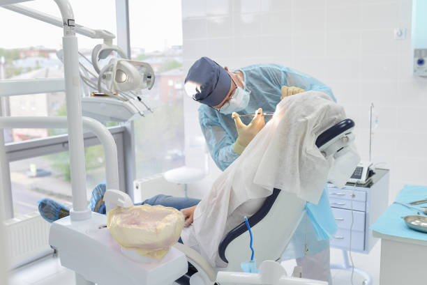 Best Emergency Dental Extractions in Crystal Lake, FL